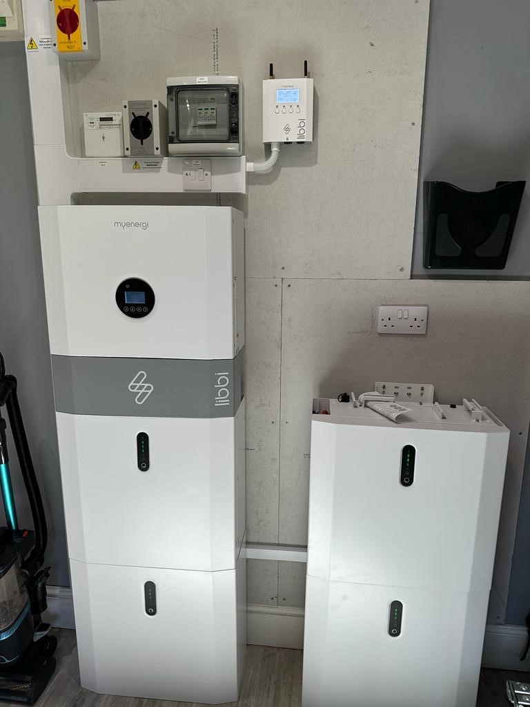 1 MyEnergi solar panel battery